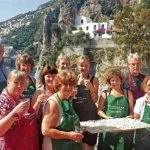 Solo traveller group presenting Italian pasta.