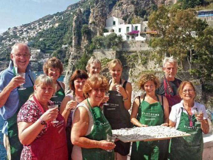 Solo traveller group presenting Italian pasta.