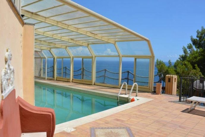 Flavours venue in Amalfi with outdoor swimming pool and sea view.
