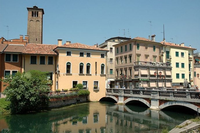 Treviso bridge and buildings