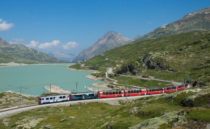 Bernina Express am Lago Bianco
