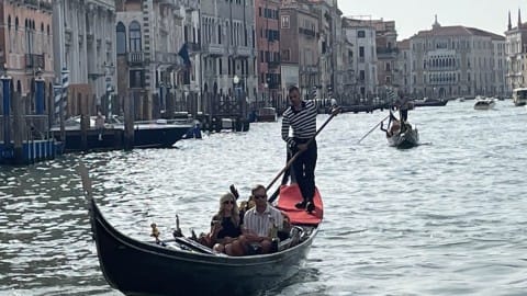 Romantic destinations in Italy.