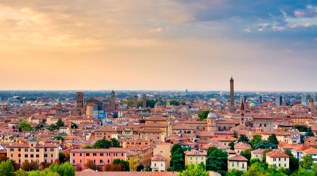 A lovely sunset over the horizon in Bologna