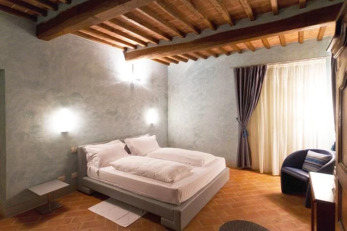 Villa-Casanova-Tuscany-bedroom