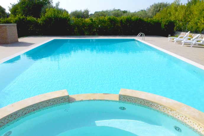 Villa-Carrubo-Sicily-swimmingpool