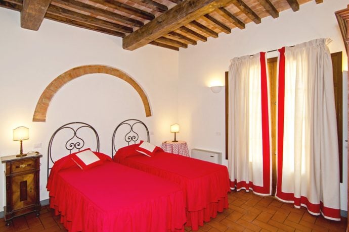 Villa-San-Luigi-Tuscany-bedroom