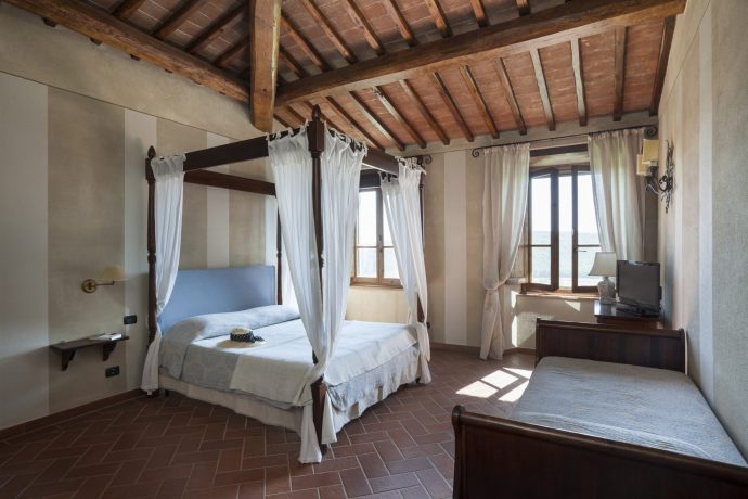Four poster bed in Italian bedroom