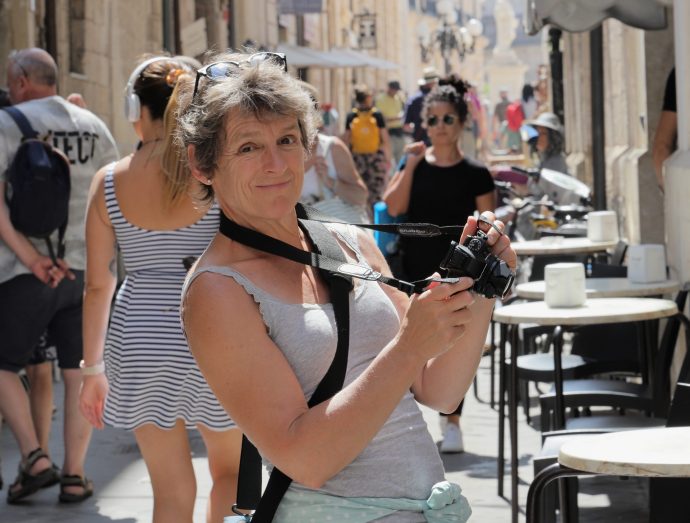 Solo female photographer in Sicily