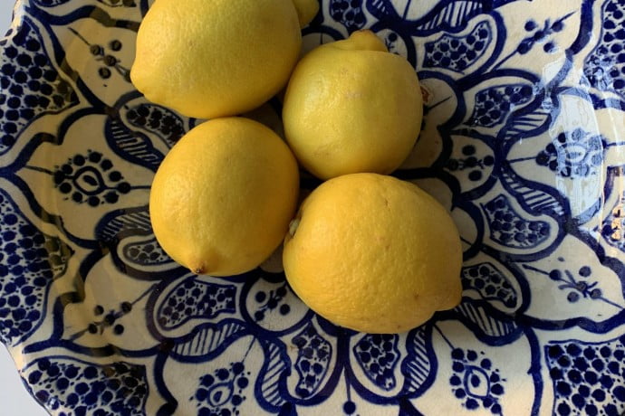 lemons in bowl