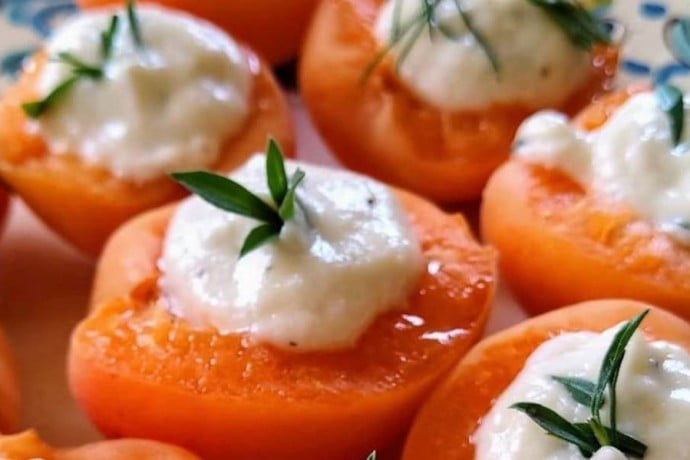 tasty stuffed apricots with cheese