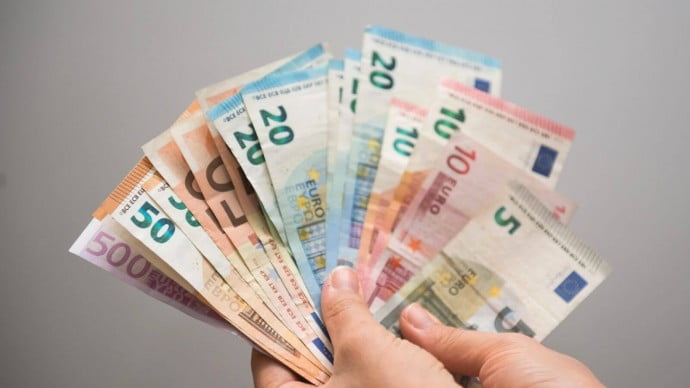 A big handful of euros in this solo travellers budget!