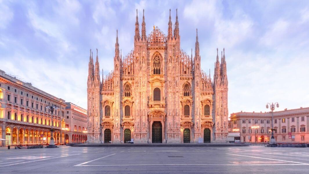 front view of Milan Cathedral (Duomo di Milano)
