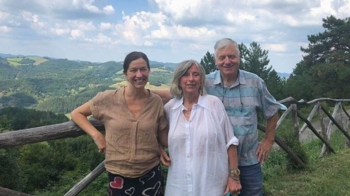 A group enjoying the Tuscan view