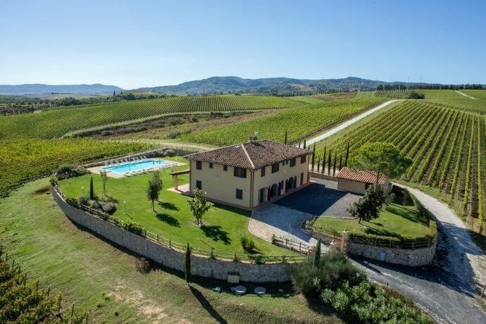 A lovely picture of one of our Tuscany villas