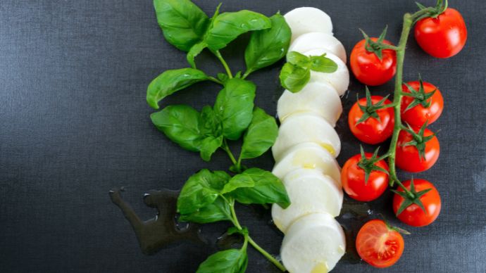 Traditional Italian pizza ingredients