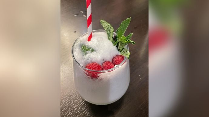 White Christmas mojito