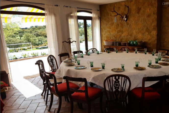 Seville Villa dining area