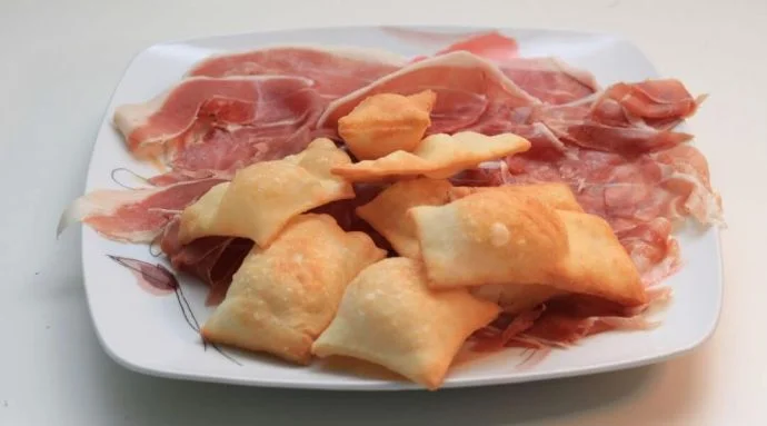 A plate full of Crescentini Bolognesi