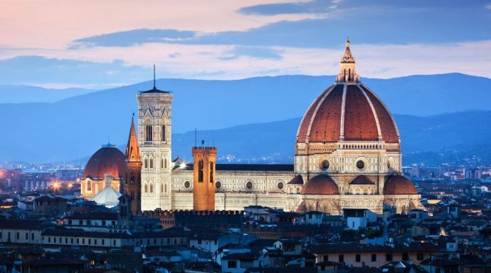 The stunning Cattedrale di Santa Maria del Fiore lit up at night, an Italian inspiration