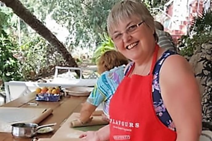 Lindsay cooking in Amalfi