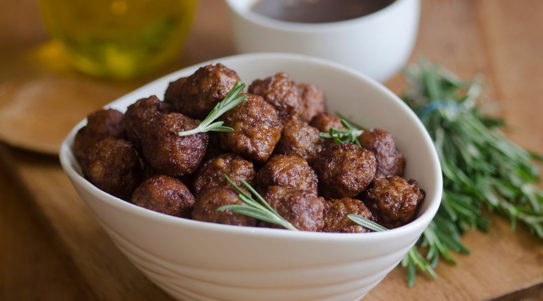 A bowl of Venetian Polpette