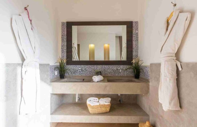 Villa Tomazo bathroom