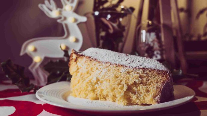 7 of our favourite Italian Christmas foods - pandoro