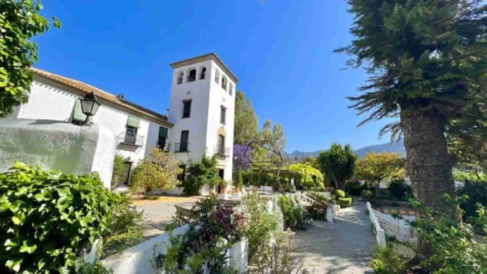 El Palacete house and grounds