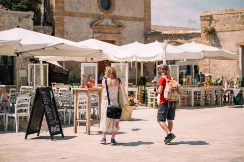 Wandering Through the Piazza