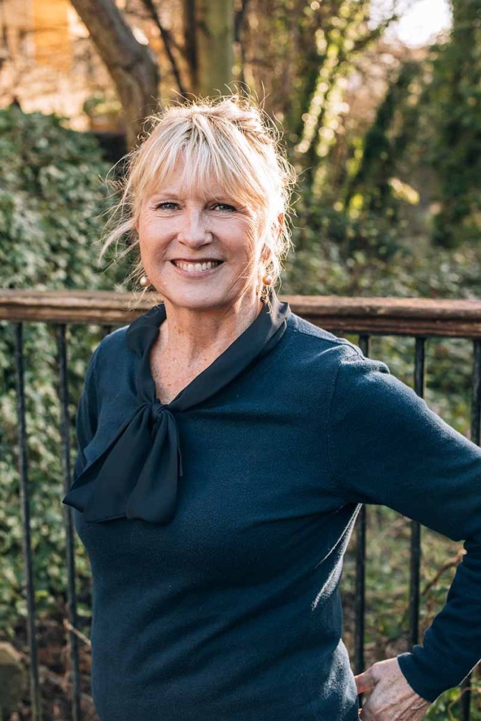 Celia Bennett painting tutor.