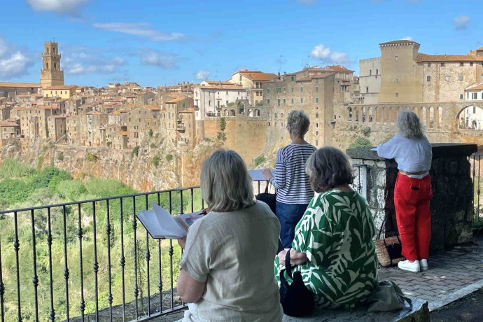Group on a painting holiday in Umbria guided by an experienced art tutor.