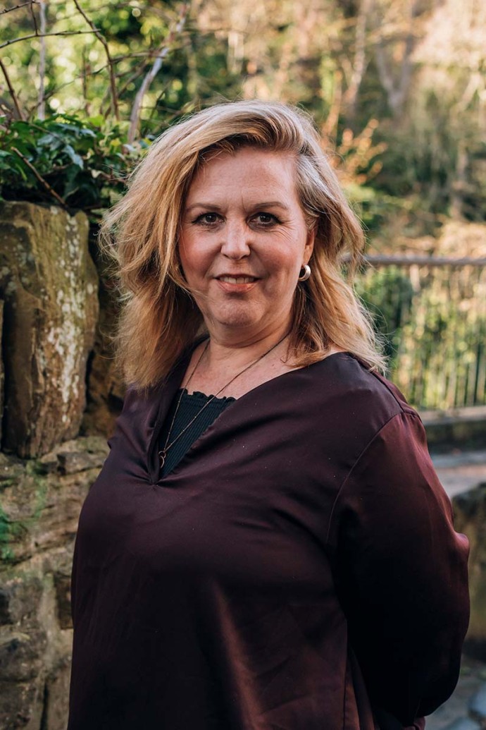 Sophie Mckay Knight Painting Tutor