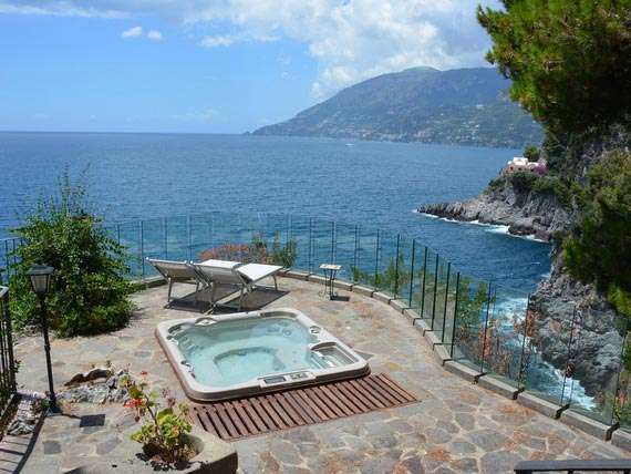 Outdoor pool at our Amalfi holiday villa. Outdoor pool at our Amalfi holiday villa.