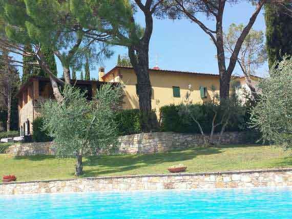 Old, stone holiday villa with mature trees in Tuscany Old, stone holiday villa with mature trees in Tuscany